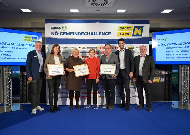 Franz Pichler (Geschäftsführer spusu), Julia Winkler, Anita Tretthann, Lara Dunkler, Heinz Hauptmann, LH-Stellvertreter Udo Landbauer, Josef Balber (Vizepräsident NÖ Gemeindebund) | Foto: NLK Burchhart