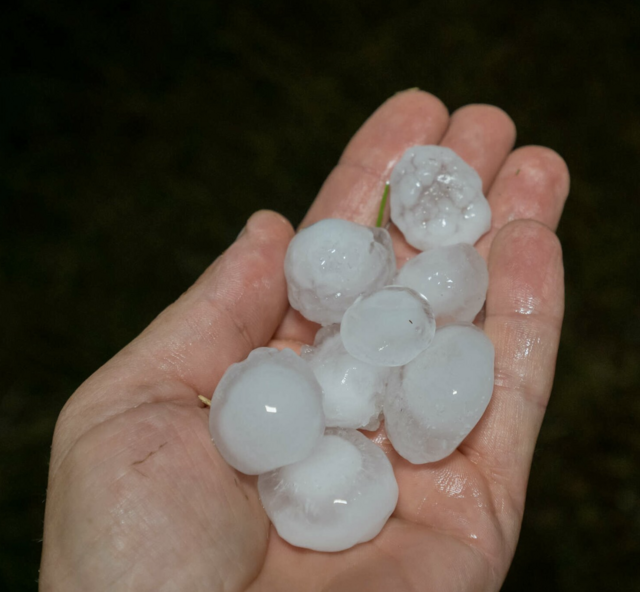 Teilweise waren die Hagelkörner golfballgroß. | Foto: fotokerschi.at