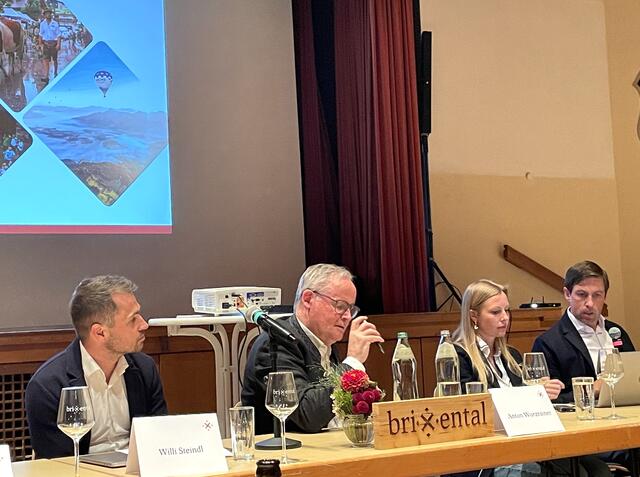 Führungsteam: Willi Steindl, Toni Wurzrainer, Bettina Hechenberger, Christoph Stöckl. | Foto: Kogler