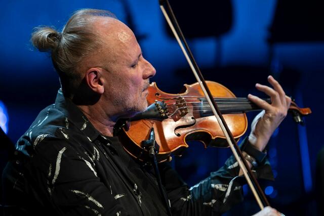 Der ungarischen Geiger Zoltán Lantos spielt beim Konzert am 4. November in der Kulturhalle Eggersdorf. | Foto: Gyogyito