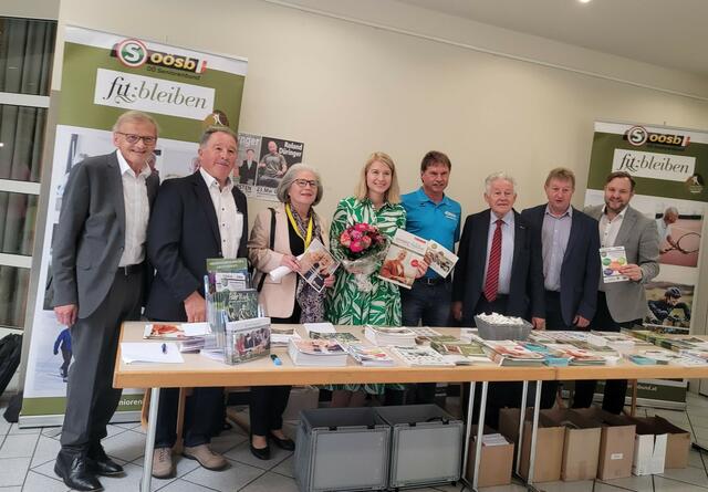 Bezirksobmann Karl Mayr, Gesundheitsreferent Hermann Wolfthaler, Bezirksobfrau Ursula Voglsam, Gesundheitslandesrätin Christine Haberlander, Sportreferent Walter Berger, Landesobmann Josef Pühringer, Obmann Karl Sallinger und Bundesrat Franz Ebner. 