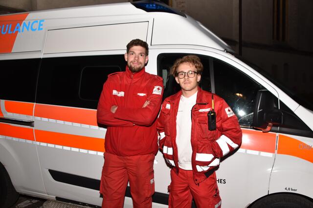 Einsatzbereit und entschlossen: David und Lucas von der Haller Rettung  | Foto: Kendlbacher