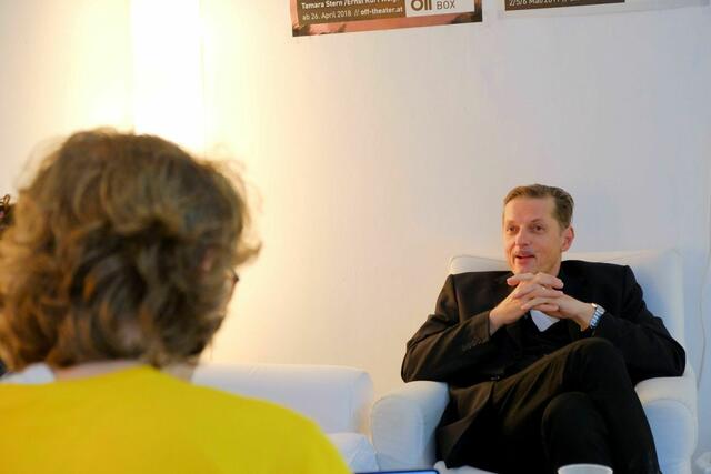 Ernst Kurt Weigl (r.) im Gespräch. | Foto: skyunlimited/groer