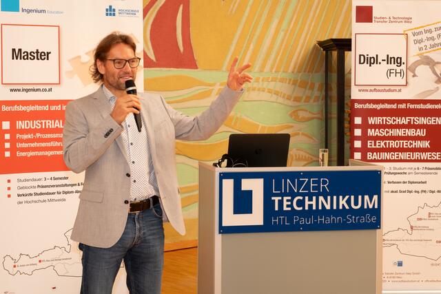 Absolventenredner Dipl.-Ing. (FH) David Grubinger