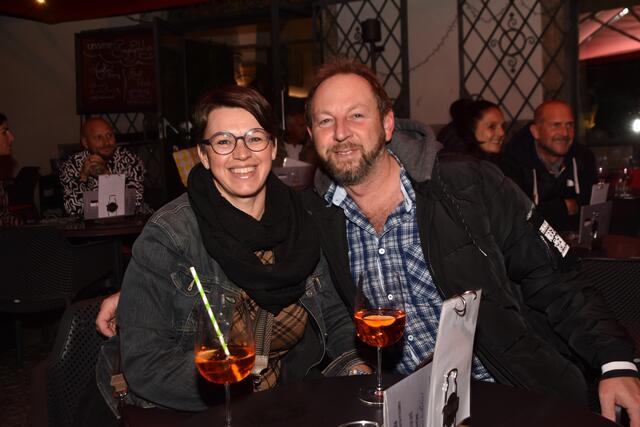 Judith und Matthias ließen den Abend mit einem Aperol Spritz ausklingen. | Foto: Kendlbacher