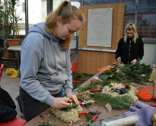 Im Glashaus der Berufsschule Wels3.
Anna