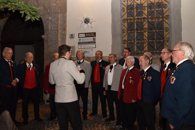 Für ihre lustigen Darbietungen erhielt die Männerchörevereinigung IBK zahlreichen Applaus. | Foto: Kendlbacher