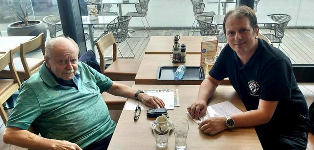 Alt-Obmann Friedrich Leimlehner sen. und Thomas Prauchner beim Interview. | Foto: (c) Schachverein Amstetten