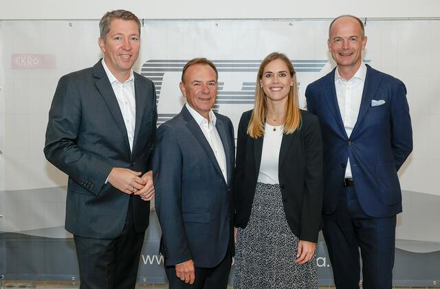Im neuen  City Park Vienna (v.l.): Roman Löbsch (Geschäftsführer Österreich bei Nuveen Real Estate), Bezirksvrosteher Gerald Bischof, Viktoria Haumer (Senior Associate Portfolio Management Austria Nuveen Real Estate) und Andreas Liebsch (Managing Partner Go Asset).  | Foto: City Park Vienna