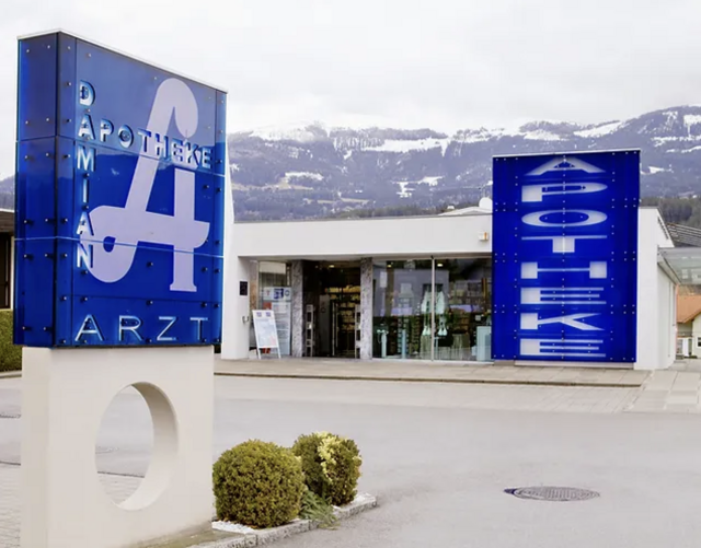 Die Damian Apotheke in Feistritz/Drau (von 8 bis 18 Uhr offen) ist eine von vielen Apotheken, die an eine Arztpraxis gekoppelt sind. | Foto: Damian Apotheke