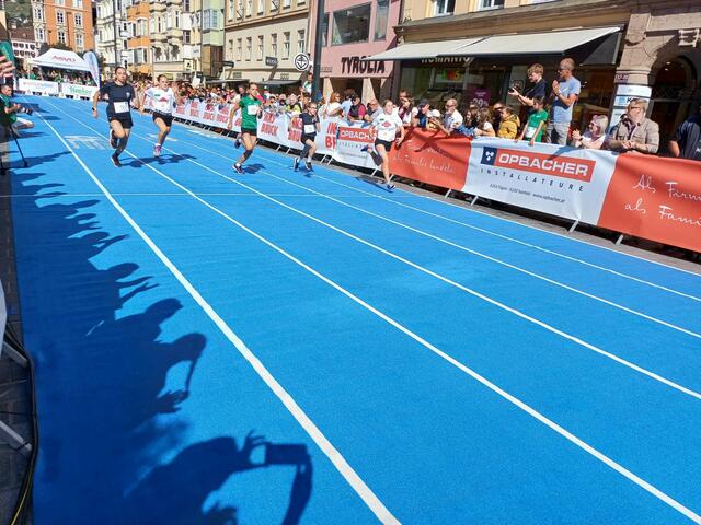  Die schnellsten 5 Athletinnen und Athleten aller Altersklassen aus den Regionen Tirol, Südtirol und Trentino qualifizierten sich für das Euregio Finale.  | Foto: Prof. Daniela Männel-Holzer