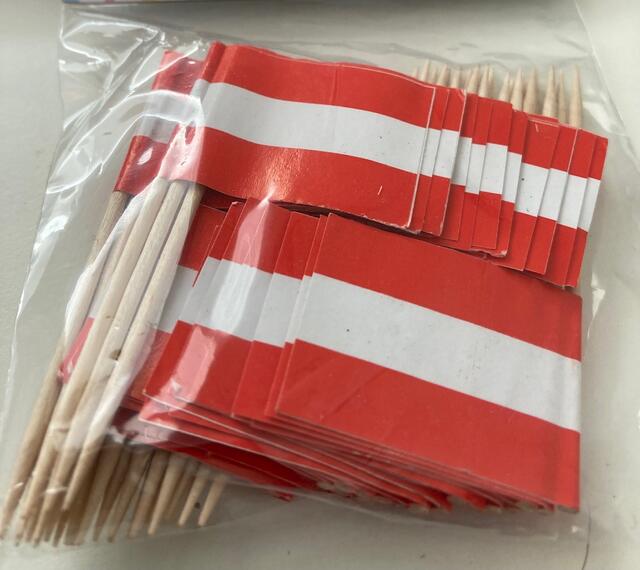 ... die brauche ich für unser Weihnachtsessen der Österreichischen Friedenssoldaten am 24. Nov. 2023 um 17 Uhr im Gasthaus Sandwirt am Inn | Foto: Gerhard F. Dujmovits - Austrian Soldier of Peace