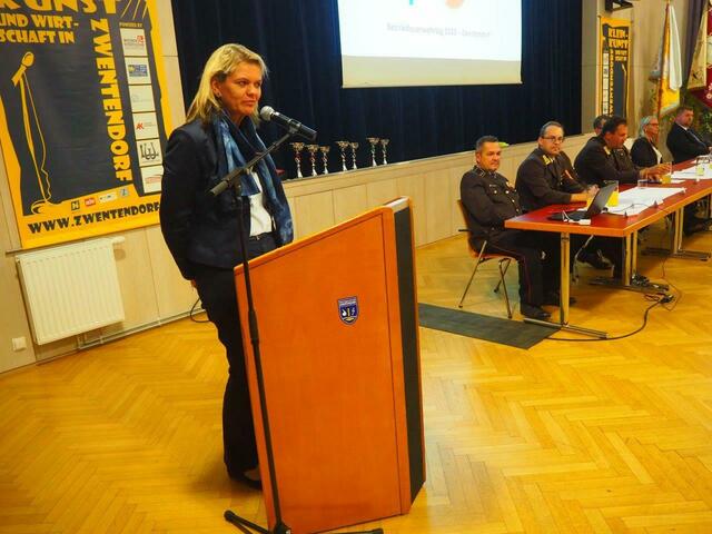 Bezirkshauptmann-Stellvertreterin Renate Giller-Schilk. | Foto: BFKDO
