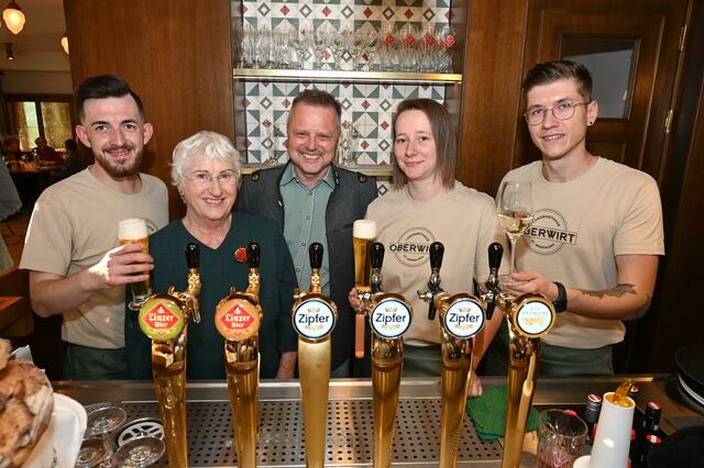 Das neue Team vom Oberwirt freut sich auf den Start am 27. Oktober. | Foto: Cityfoto.at