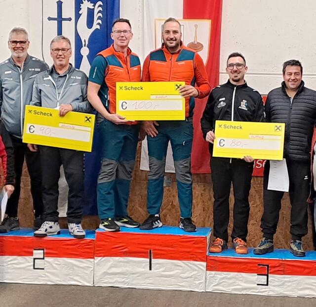 Die Stocksport Bezirkscup Stockerl Platzierten 2023.
2. Wast Nothegger/Pepp Foidl, Sieger Mario Innerhofer/ Manuel Wildhölzl, 3. Hans - Peter Marchetti und Uwe Taxer