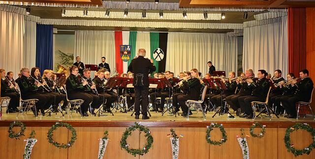 Die Ebenseer Musikerinnen und Musiker begeisterten das Publikum beim Herbstkonzert. | Foto: Hörmandinger