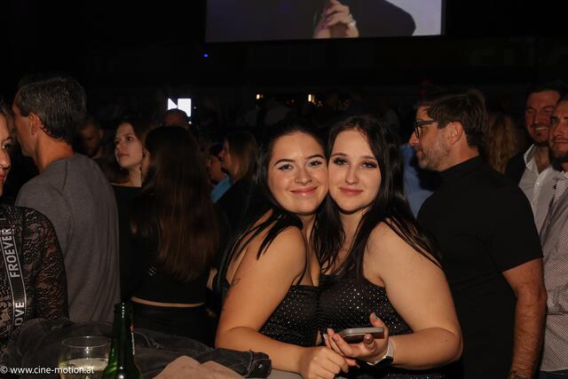 Leoni und Lena, die Glitzergirls. | Foto: cine-motion.at
