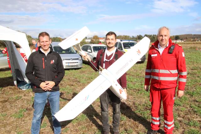 Mit Drohnen-Hilfe können Vermisste gesucht werden.  | Foto: Martin Wurglits