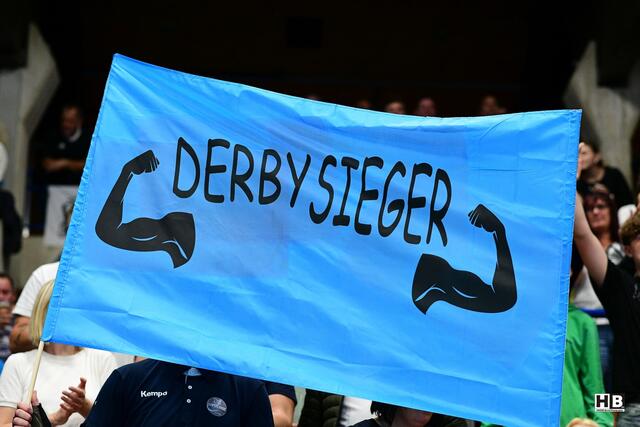 Den Fans war klar: die Füchse ließen die Muskeln spielen. | Foto: Bernd Haider