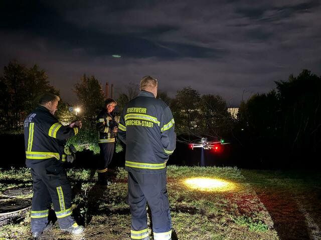 Auch die Feuerwehr Neunkirchen und Edlitz war mit Drohnen vor Ort, um den Vermissten aufzuspüren. | Foto: Freiwillige Feuerwehr Neunkirchen-Stadt