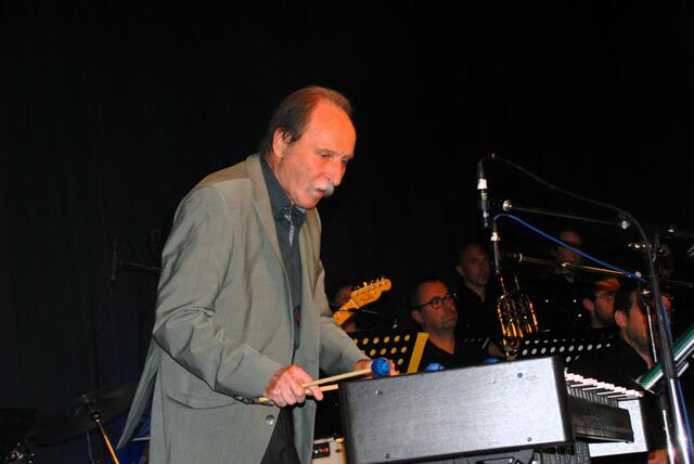 Vibraphonist Berndt Luef begleitete die Big Band an diesen Konzertprogramm 