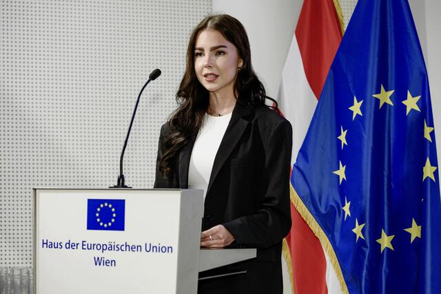 Jana Obererlacher beim offziellen Festakt im Haus der EU.  | Foto: Horst Dockal