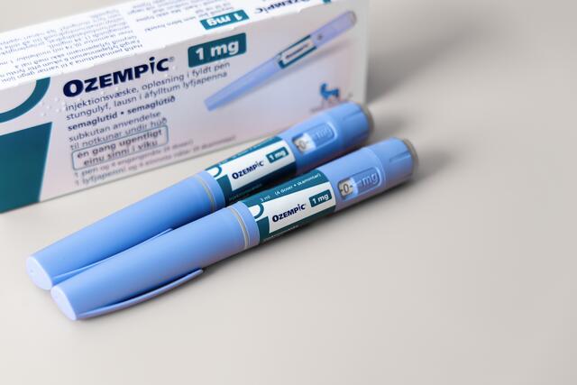 Ozempic-Hersteller Novo Nordisk warnt vor Fälschungen mit gesundheitlich schwerwiegenden Folgen. Eine Österreicherin landete nach der Anwendung eines gefälschten Diabetesmittels ("Ozempic") bereits im Krankenhaus. | Foto: Shutterstock / Natalia Varlei