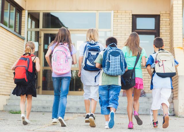 Viele Schulen im Bezirk bieten in den nächsten Wochen Infoabende oder einen Tag der offenen Tür. | Foto: luminastock/PantherMedia.com