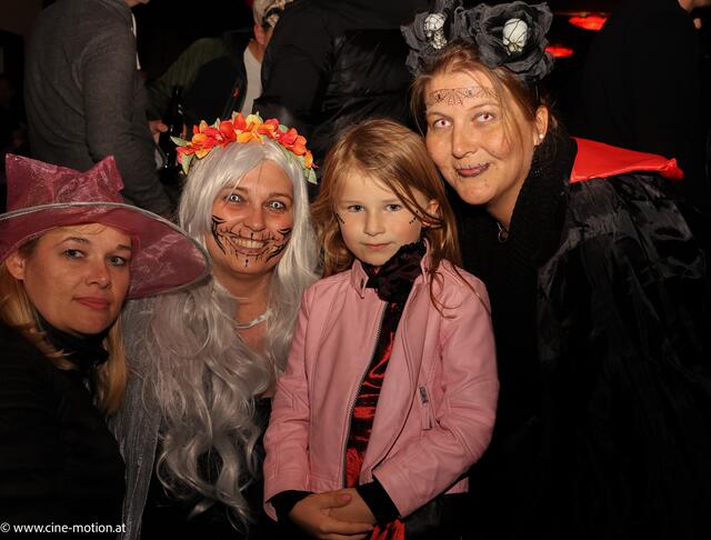 Dagmar, Sabine, kleine Marie und Sandra Fiala v.l.n.r. | Foto: cine-motion.at