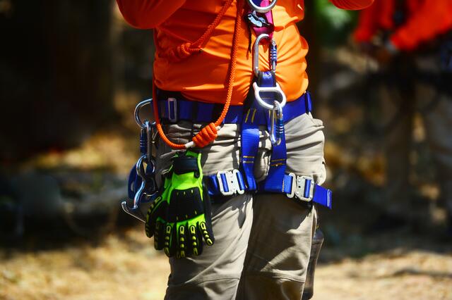 Nach schnellem Aufstieg konnten die Bergrettungsmänner den Hüttenmitarbeiter aus dem Absturzgelände retten. | Foto: PantherMedia / sandyman