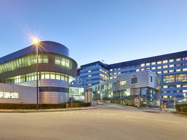 Der Angeschossene wurde in das Rieder Krankenhaus eingeliefert. | Foto: Ried