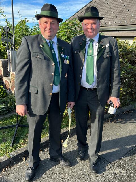 ÖKB-Obmann Walter Hojas (l.) hob die Wichtigkeit des Totengedenkens hervor. | Foto: Wutte