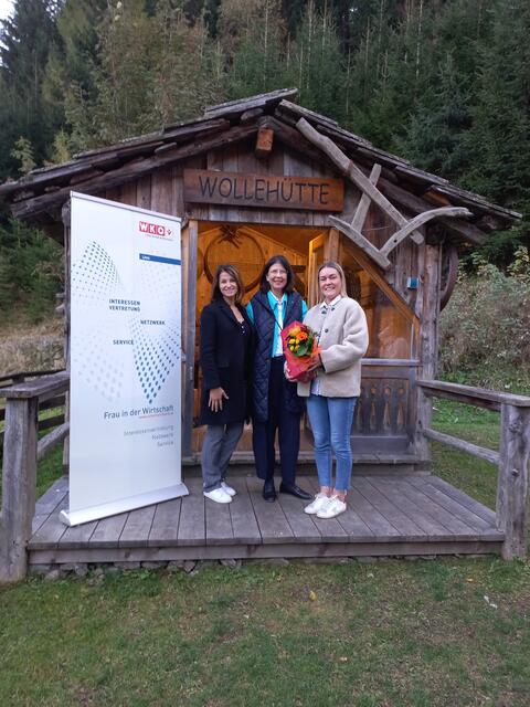 FiW-Lienz Ausschussmitglied Barbara Schiffermayer, FiW-Lienz Vorsitzende Michaela Außerdorfer und Rebecca Schett, Geschäftsführerin von Villgrater Natur (v.l.).  | Foto: FiW Lienz