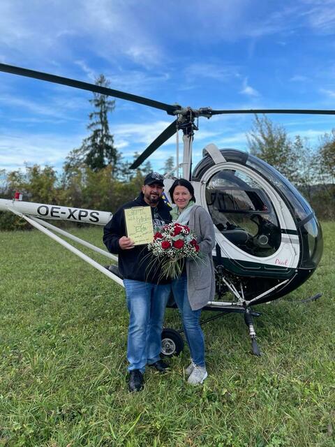 Gerald Pagger ließ sich für seine Beate einen Heiratsantrag mit Hubschrauber einfallen. | Foto: Pagger
