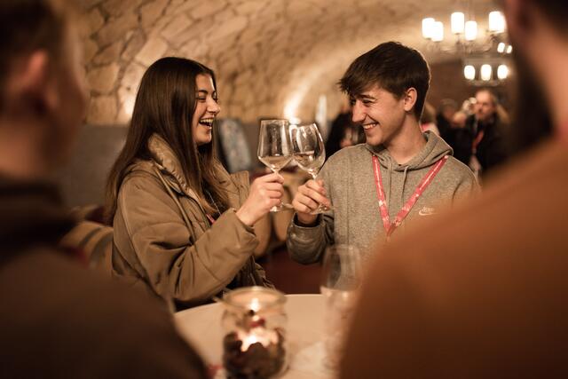 Die Zeit für das burgenländische Martiniloben ist endlich wieder gekommen! Die Winzer:innen der Region öffnen ihre Kellertüren und laden zum Verkosten ein. So auch dieses Wochenende in vielen Orten Burgenlands. | Foto: TV Nordburgenland