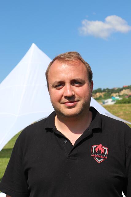 Christoph Hable und seine Kameraden laden zum Schlachtschmaus bei der FF Nestelbach. | Foto: Edith Ertl