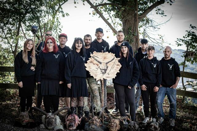 Die „Proleber GruamTeifl“ bestehen seit Mai 2023 und machten mit ihrem ersten Lauf den Auftakt der Krampussaison. | Foto: Proleber GruamTeifl/Rene Schmedler