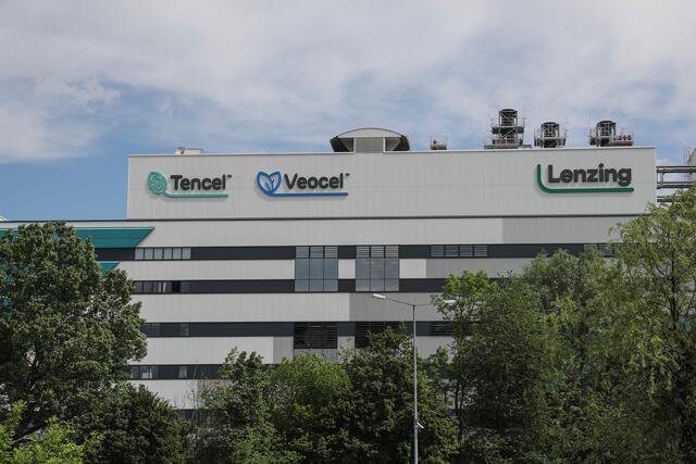 Die Lenzing Gruppe schrieb in den ersten drei Quartalen 2023 rote Zahlen.  | Foto: Lenzing AG/Franz Neumayr
