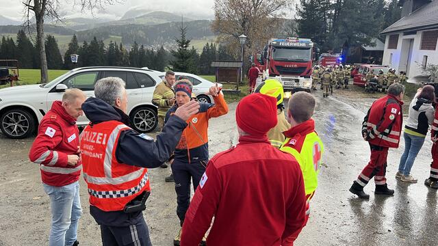 Feuerwehr, Polizei, Rotes Kreuz, Bergrettung und die Bezirkshauptmannschaft bildetenn den Einsatzstab | Foto: BSBÖ Bezirk Lungau Keidel Thomas