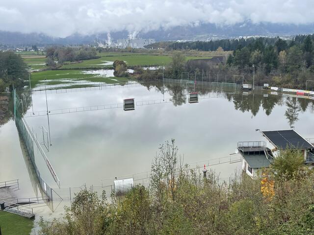 Auch der Sportplatz in Maria Gail wurde überschwemmt. | Foto: MeinBezirk.at