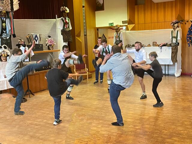 Wenn die Schuhplattler das Parkett betreten, ist beste Stimmung angesagt.