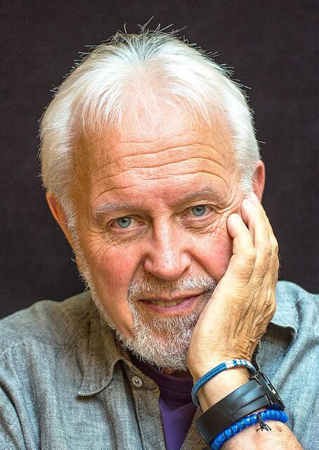 Ulrich Schaffer liest über eine große Liebe trotz Demenz. | Foto: Schaffer