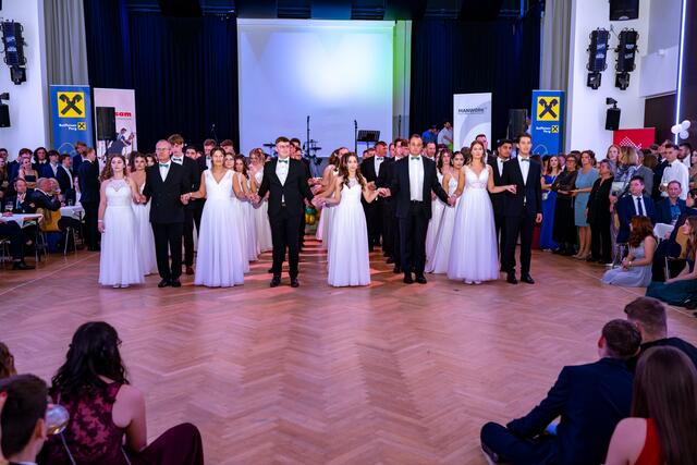 Der Maturaball der HLW Perg 2023 war ein voller Erfolg. | Foto: Photography Tobias Schartner