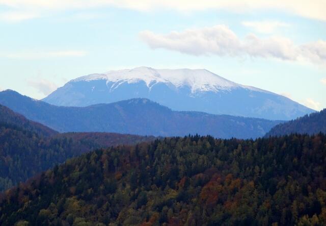 Der Schneeberg mit weißer Haube