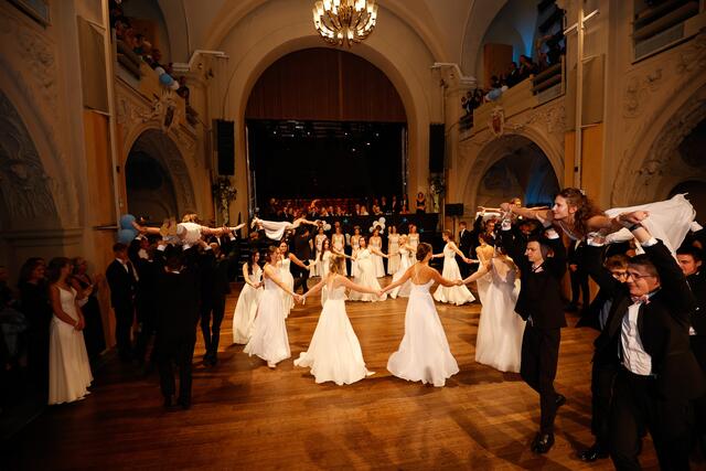 Die Polonaise war wieder der Höhepunkt des Maturballes. | Foto: Thomas Mlakar