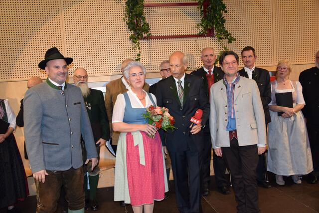 Organisator Gregor Mörth, Susi Lafer, Bgm.Bernd Hermann, sowie Karl Lenz auf der Bühne