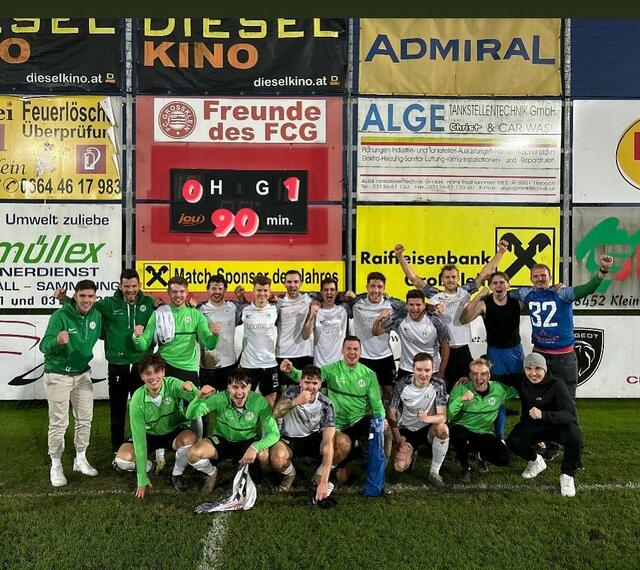 Der Moment, als der USV Hoome Mooskirchen den Herbstmeistertitel feierte | Foto: USV Mooskirchen