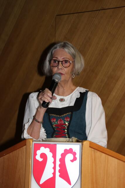 Marita Gebhart  präsentierte sich sympathisch als sichtlich stolze "Jubiläumsobfrau". | Foto: Manfred Jordan