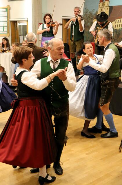 Und gleich ging es rund auf der Tanzfläche