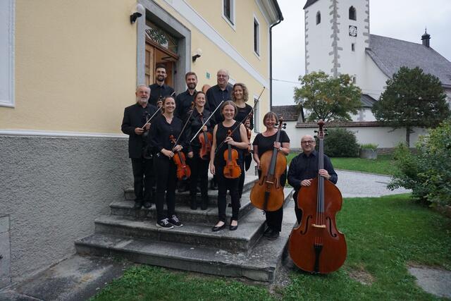 Unter dem Titel "Swinging Christmas" begeistern die Musiker am ersten Adventwochenende ihr Publikum. | Foto: Da Capo Strings